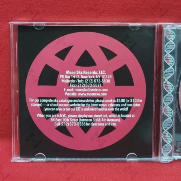 Ska United: A Global Ska Sampler (Audio CD, 1998, Moon Ska Records) Pre-Owned - Picture 3 of 10